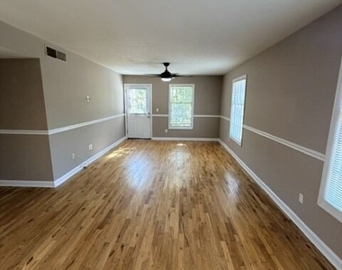 3097 Colonial Way - Photo Thumbnail 2