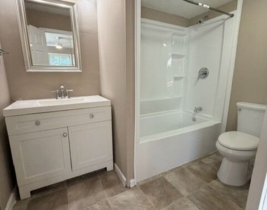 3097 Colonial Way - Photo Thumbnail 12