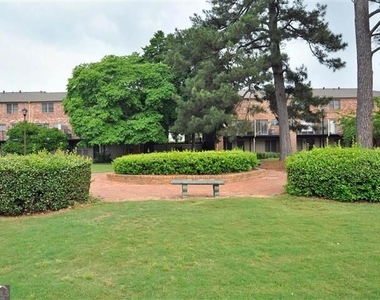 3097 Colonial Way - Photo Thumbnail 16