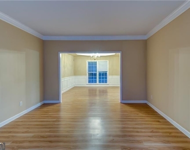 1429 Oglethorpe Drive - Photo Thumbnail 3