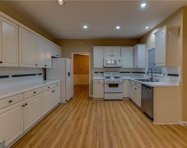 1429 Oglethorpe Drive - Photo Thumbnail 7