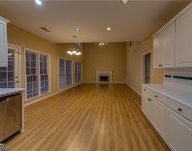 1429 Oglethorpe Drive - Photo Thumbnail 9