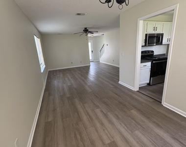 303 Holly Court - Photo Thumbnail 1