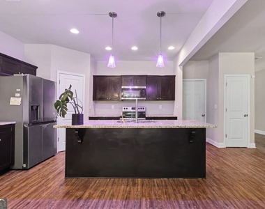 350 Mcgiboney Lane - Photo Thumbnail 7