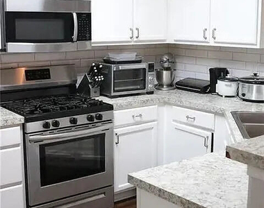 6531 Charter Way - Photo Thumbnail 2