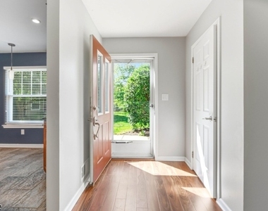 81 Village Cir - Photo Thumbnail 4