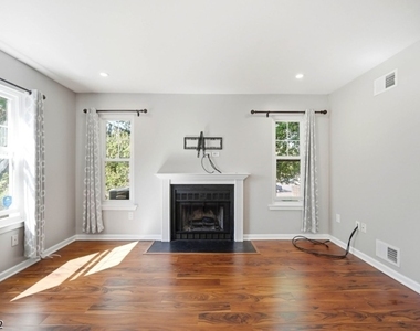81 Village Cir - Photo Thumbnail 25