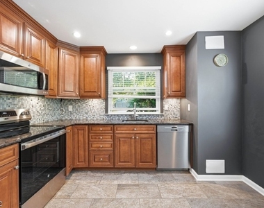 81 Village Cir - Photo Thumbnail 8