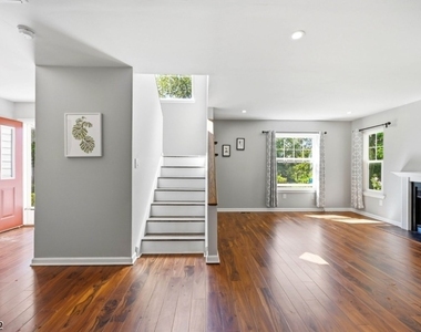 81 Village Cir - Photo Thumbnail 19