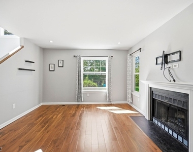 81 Village Cir - Photo Thumbnail 22