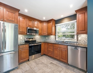 81 Village Cir - Photo Thumbnail 9