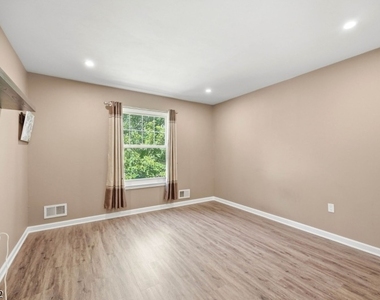 81 Village Cir - Photo Thumbnail 33