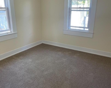 17 Chestnut St - Unit 2 - Photo Thumbnail 4