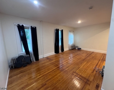 182 Greenbrook Rd - Photo Thumbnail 7