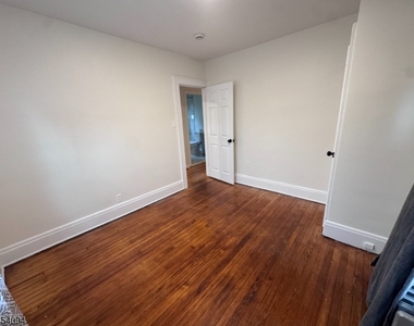 182 Greenbrook Rd - Photo Thumbnail 2