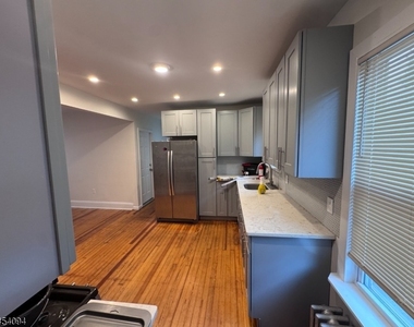 182 Greenbrook Rd - Photo Thumbnail 5