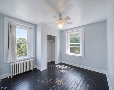 8 Trenton Ave - Photo Thumbnail 13