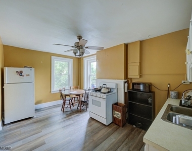 8 Trenton Ave - Photo Thumbnail 16