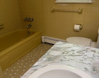 403 Longview Ct - Photo Thumbnail 7