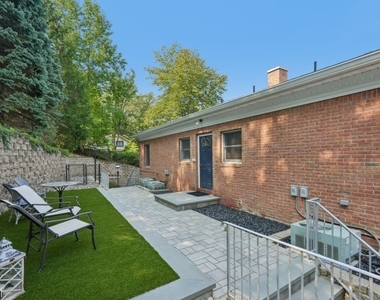 53 Broadway - Photo Thumbnail 24