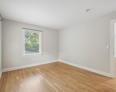 53 Broadway - Photo Thumbnail 13