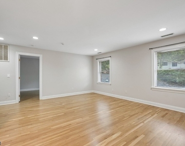 53 Broadway - Photo Thumbnail 7