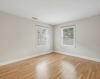 53 Broadway - Photo Thumbnail 12