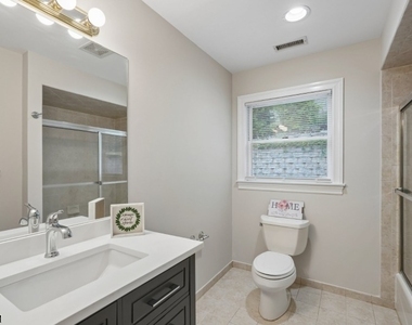 53 Broadway - Photo Thumbnail 11