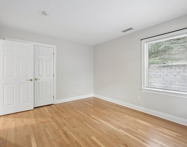 53 Broadway - Photo Thumbnail 15