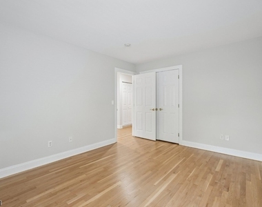 53 Broadway - Photo Thumbnail 16