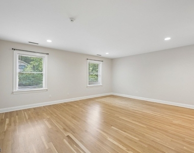 53 Broadway - Photo Thumbnail 5