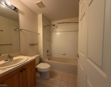 117 Crown Ct - Photo Thumbnail 14