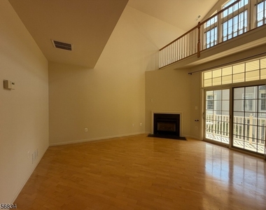 117 Crown Ct - Photo Thumbnail 3