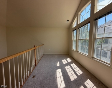 117 Crown Ct - Photo Thumbnail 9