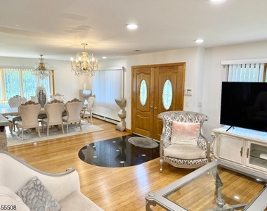 2 Waterway Rd - Photo Thumbnail 11