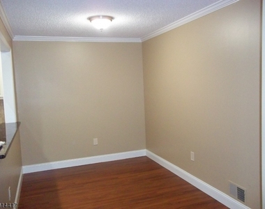 4014 Crawford Ct - Photo Thumbnail 6