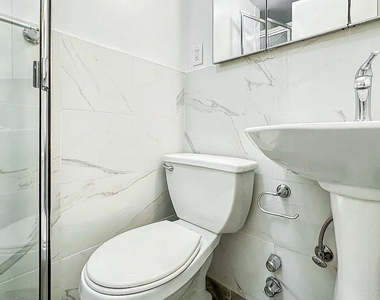 200 East 83rd Street - Photo Thumbnail 5