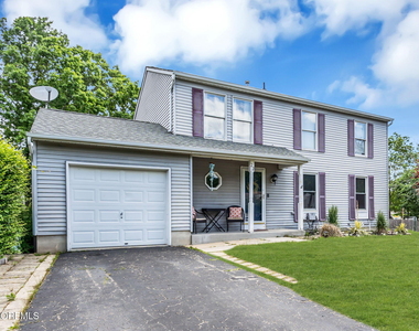 22 Compass Lane - Photo Thumbnail 7