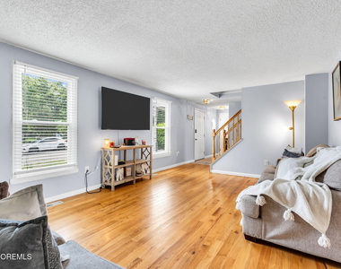 22 Compass Lane - Photo Thumbnail 13
