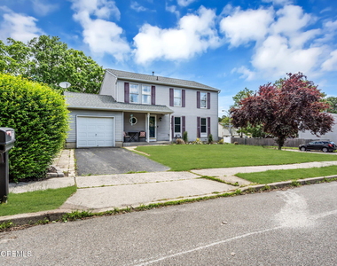 22 Compass Lane - Photo Thumbnail 2
