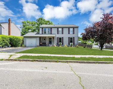 22 Compass Lane - Photo Thumbnail 4
