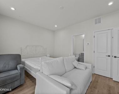 1502 Arose Lane - Photo Thumbnail 6
