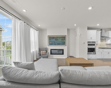 1502 Arose Lane - Photo Thumbnail 27