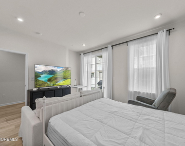 1502 Arose Lane - Photo Thumbnail 8
