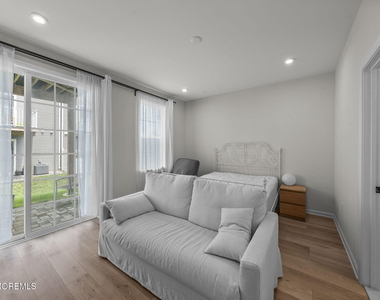 1502 Arose Lane - Photo Thumbnail 5