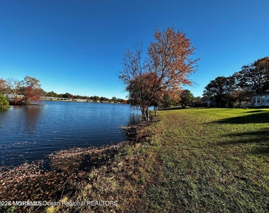 106 E Edinburgh Lane - Photo Thumbnail 4