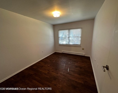 106 E Edinburgh Lane - Photo Thumbnail 32