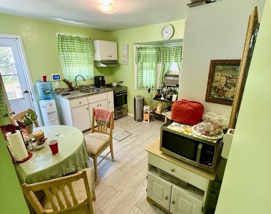 429 Tappan Street - Photo Thumbnail 5