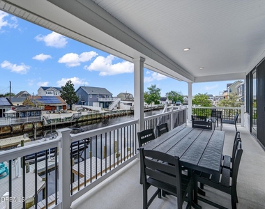 104 Lawrence Drive - Photo Thumbnail 24
