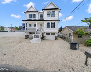 104 Lawrence Drive - Photo Thumbnail 33